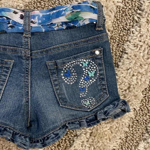 Guess Los Angeles 2 pc set Top with Belted Shorts Sz 5 in Girls Adorable! - Picture 7 of 11